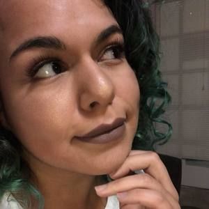 Meet your Posher, Monica